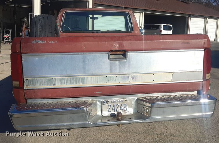 image for item LX9824 1986 Ford F150  pickup truck