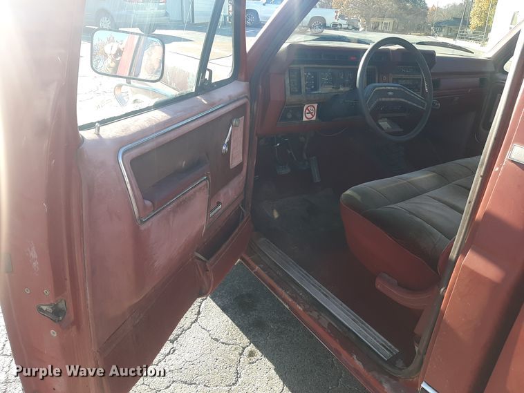 image for item LX9824 1986 Ford F150  pickup truck