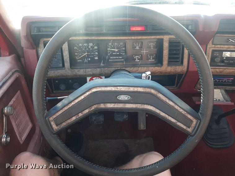 image for item LX9824 1986 Ford F150  pickup truck