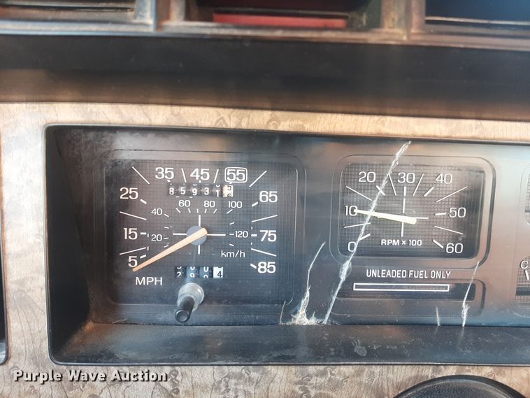 image for item LX9824 1986 Ford F150  pickup truck