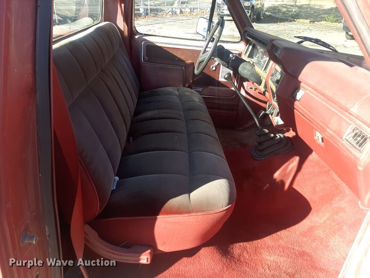 image for item LX9824 1986 Ford F150  pickup truck