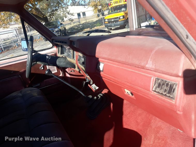 image for item LX9824 1986 Ford F150  pickup truck
