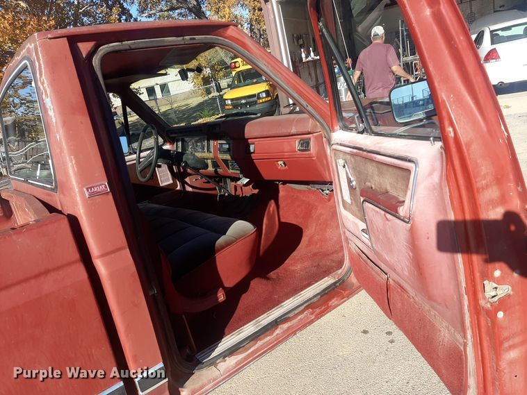 image for item LX9824 1986 Ford F150  pickup truck