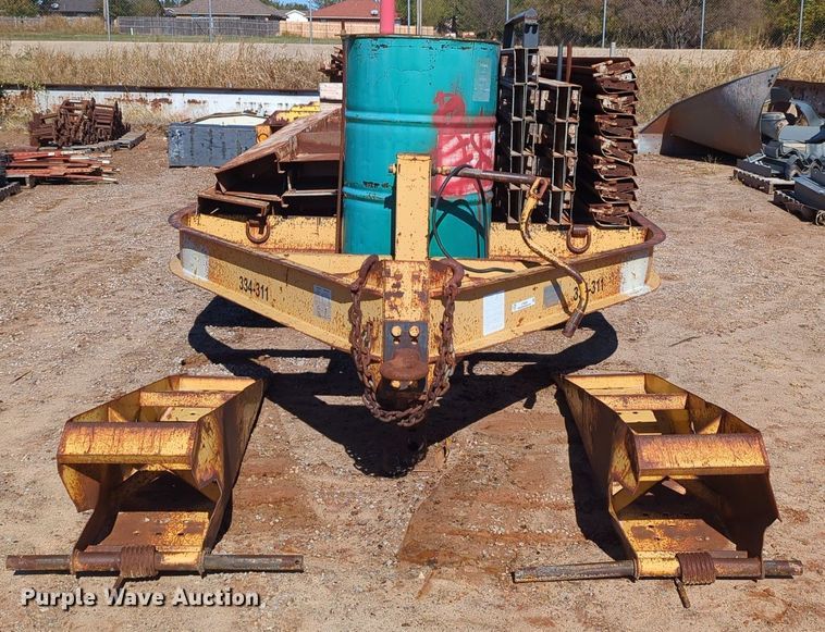 image for item LY9458 2001 Belshe WB-12  concrete form trailer