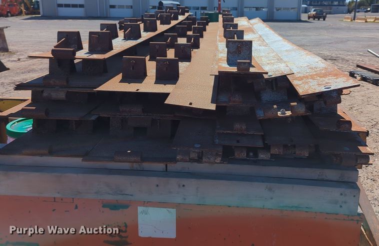 image for item LY9458 2001 Belshe WB-12  concrete form trailer