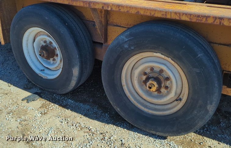 image for item LY9458 2001 Belshe WB-12  concrete form trailer