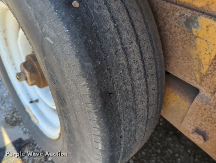 image for item LY9458 2001 Belshe WB-12  concrete form trailer