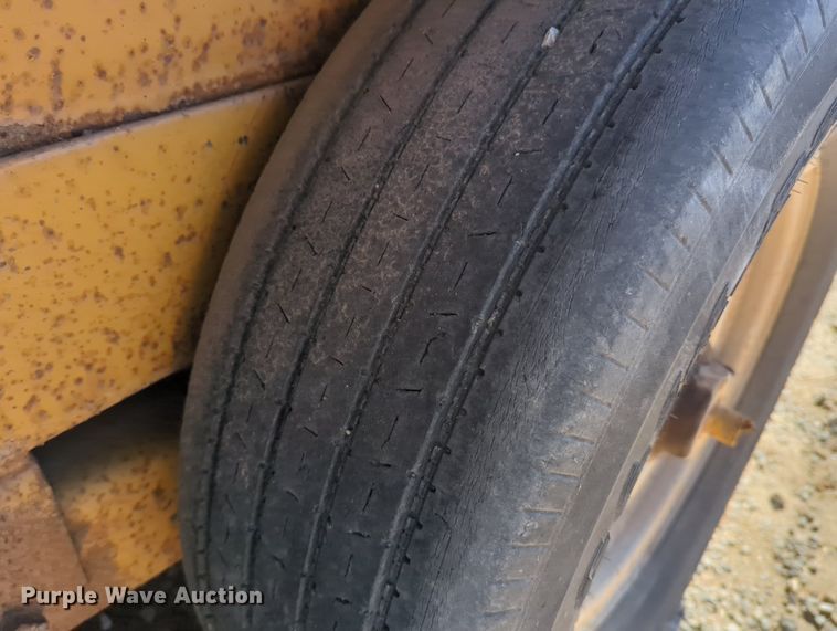 image for item LY9458 2001 Belshe WB-12  concrete form trailer