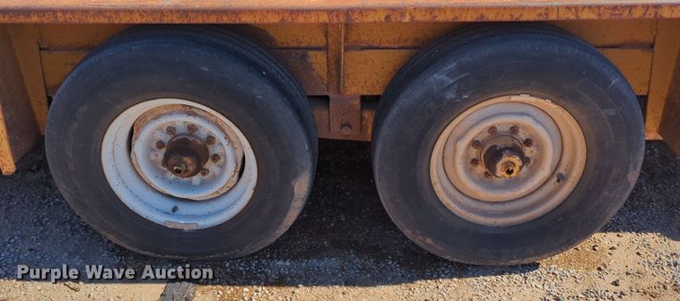 image for item LY9458 2001 Belshe WB-12  concrete form trailer