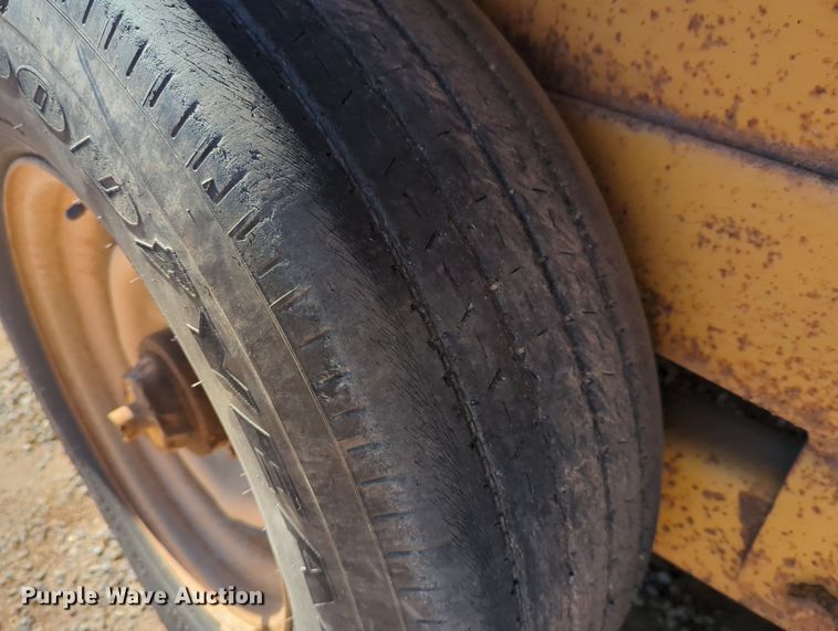 image for item LY9458 2001 Belshe WB-12  concrete form trailer