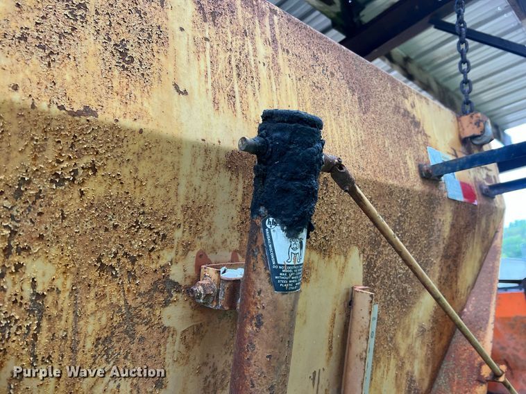 image for item NA9257 Henderson Chief FSH13 spreader