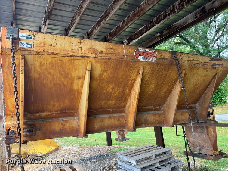 image for item NA9257 Henderson Chief FSH13 spreader