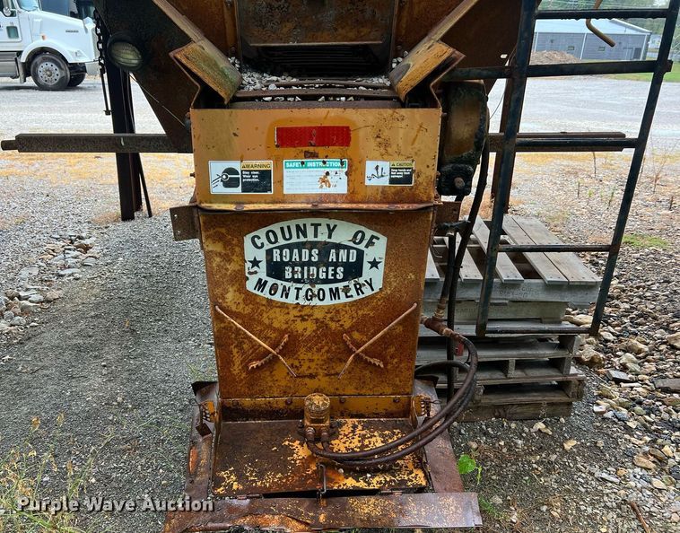 image for item NA9257 Henderson Chief FSH13 spreader