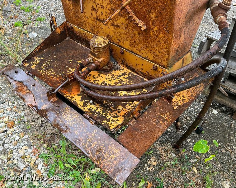 image for item NA9257 Henderson Chief FSH13 spreader