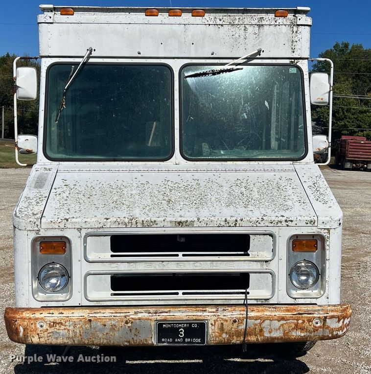 image for item NA9259 1986 Chevrolet Step Van 30 delivery truck