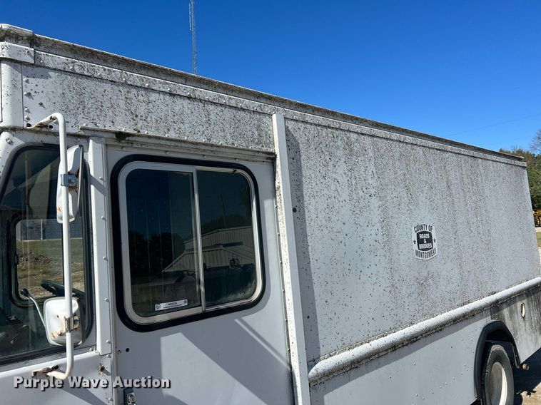 image for item NA9259 1986 Chevrolet Step Van 30 delivery truck