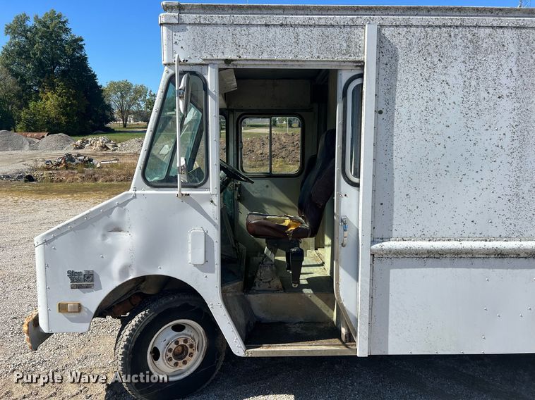 image for item NA9259 1986 Chevrolet Step Van 30 delivery truck