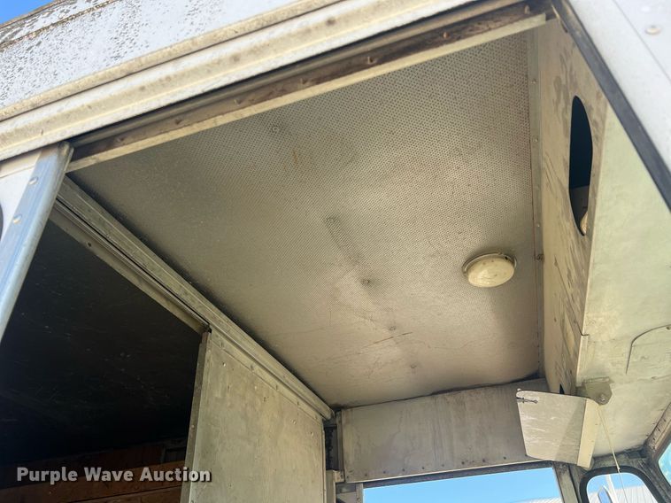 image for item NA9259 1986 Chevrolet Step Van 30 delivery truck