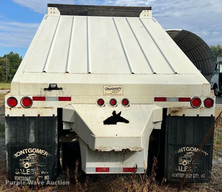 image for item NA9260 2017 Construction Trailer Specialists BDT 36 bottom dump trailer