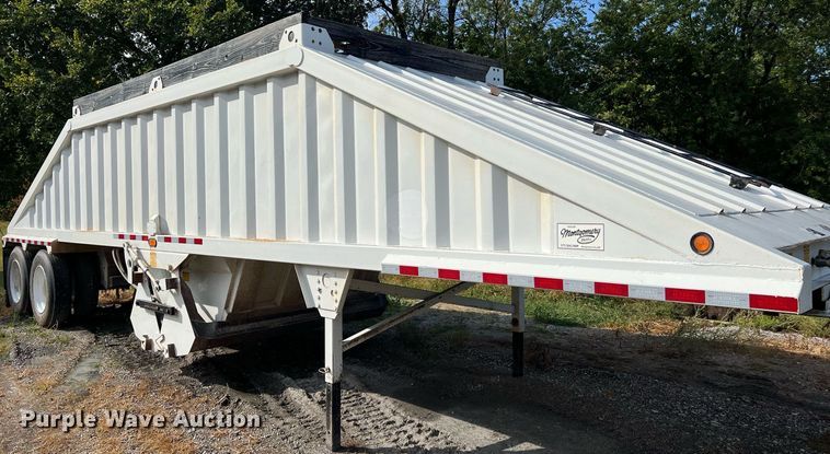 image for item NA9260 2017 Construction Trailer Specialists BDT 36 bottom dump trailer