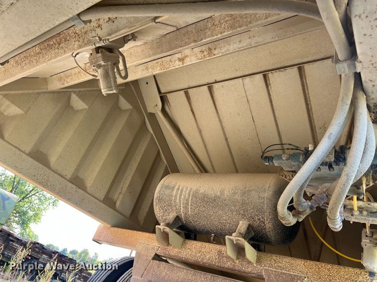 image for item NA9260 2017 Construction Trailer Specialists BDT 36 bottom dump trailer