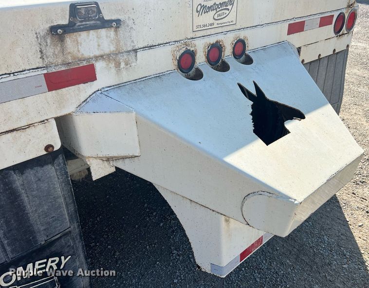 image for item NA9261 2016 Construction Trailer Specialists  BDT 36 bottom dump trailer