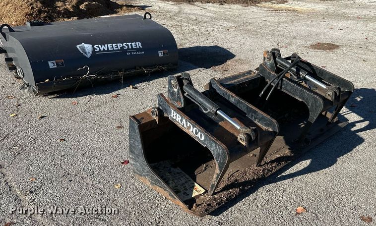 image for item NL9166 Bradco  72" W skid steer grapple bucket