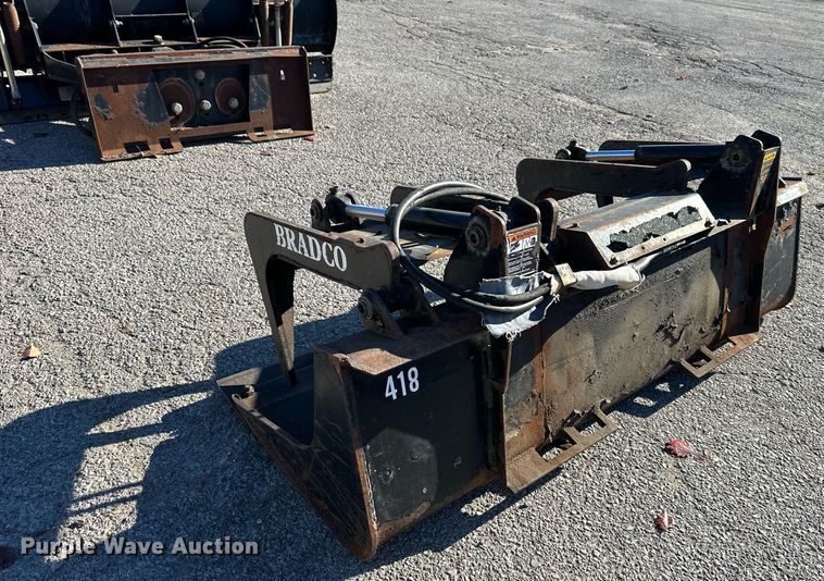 image for item NL9166 Bradco  72" W skid steer grapple bucket