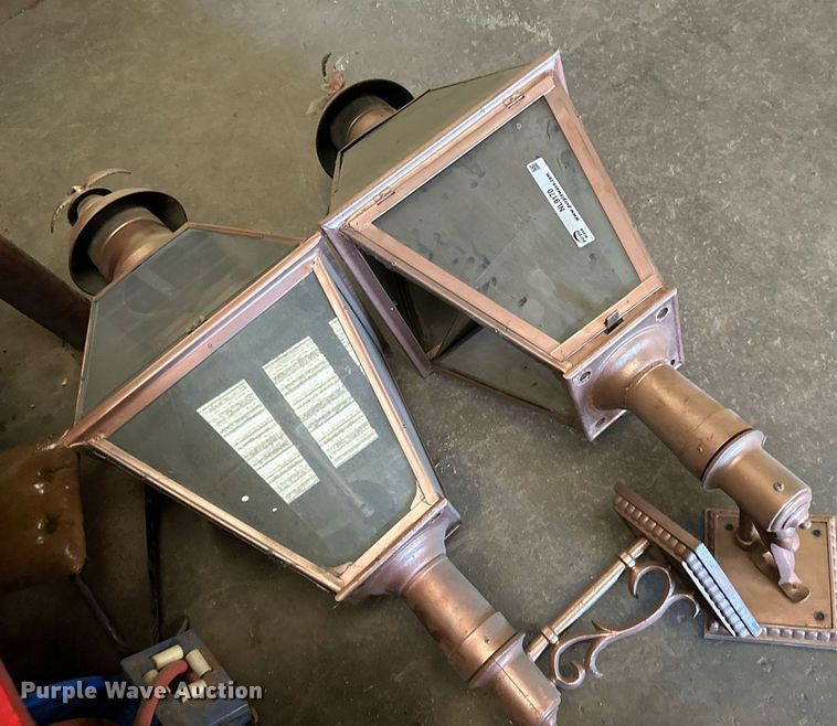 image for item NL9170 (2) gas lights