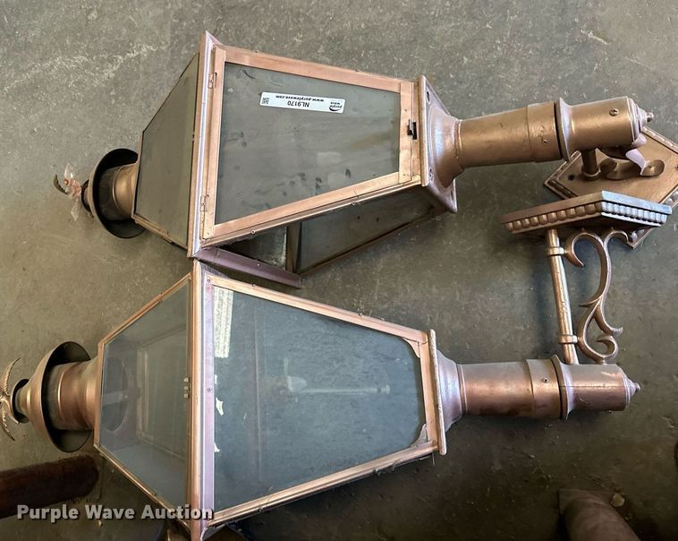 image for item NL9170 (2) gas lights