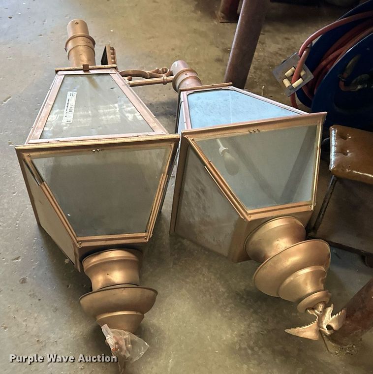 image for item NL9170 (2) gas lights