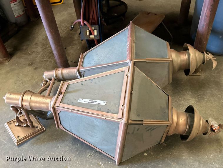 image for item NL9170 (2) gas lights