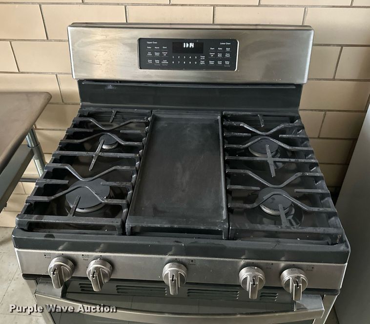 image for item NL9172 Gas range with ventilation system