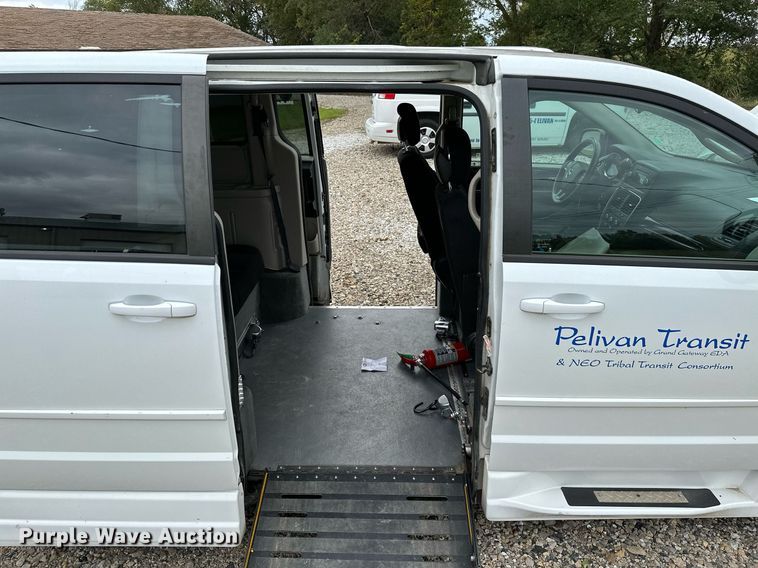 image for item NO9322 2014 Dodge Grand Caravan  handicap accessible van