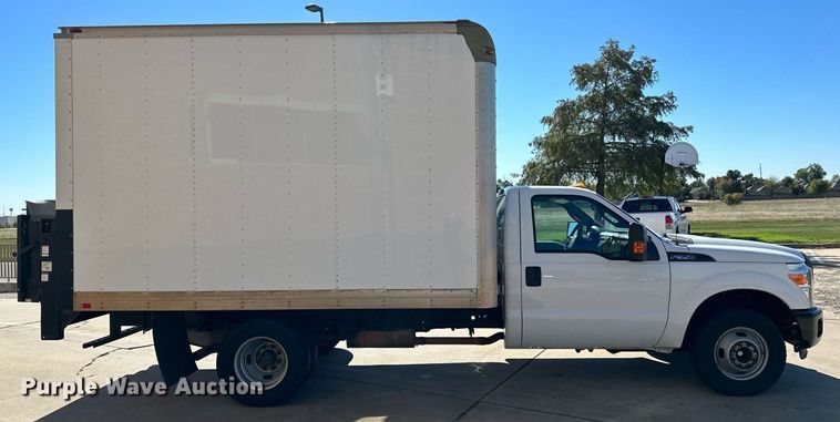 image for item NQ9541 2014 Ford F350 Super Duty  box truck