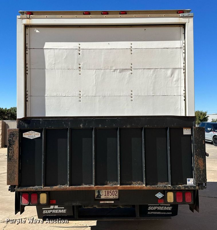 image for item NQ9541 2014 Ford F350 Super Duty  box truck