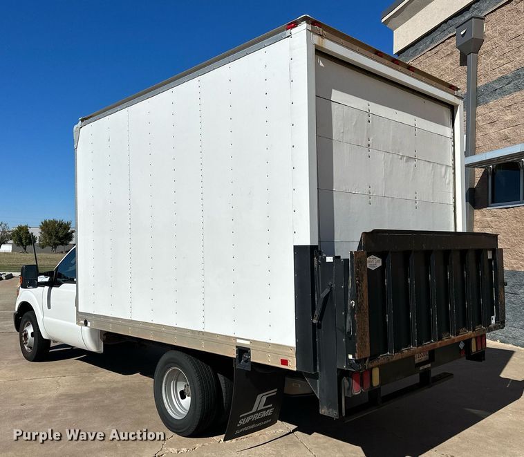 image for item NQ9541 2014 Ford F350 Super Duty  box truck