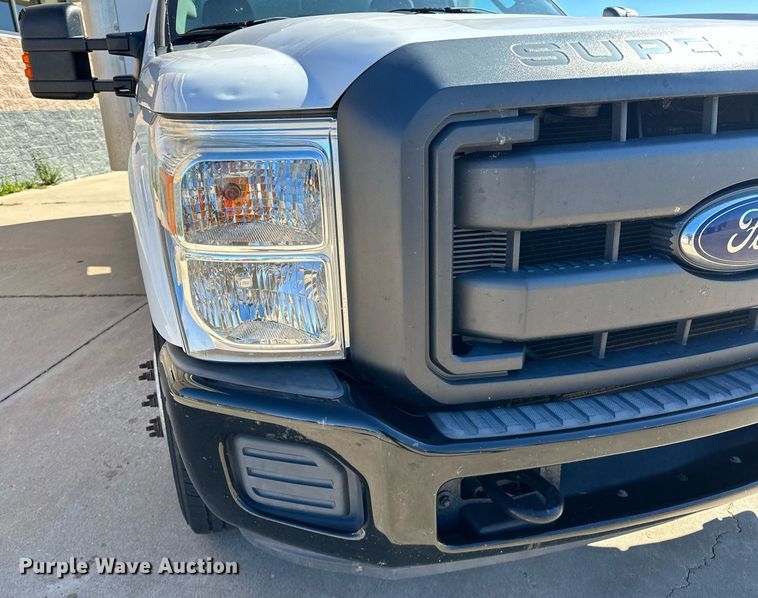 image for item NQ9541 2014 Ford F350 Super Duty  box truck