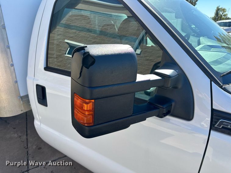 image for item NQ9541 2014 Ford F350 Super Duty  box truck