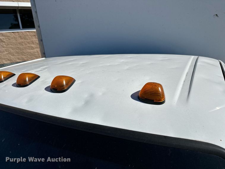 image for item NQ9541 2014 Ford F350 Super Duty  box truck