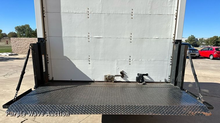 image for item NQ9541 2014 Ford F350 Super Duty  box truck