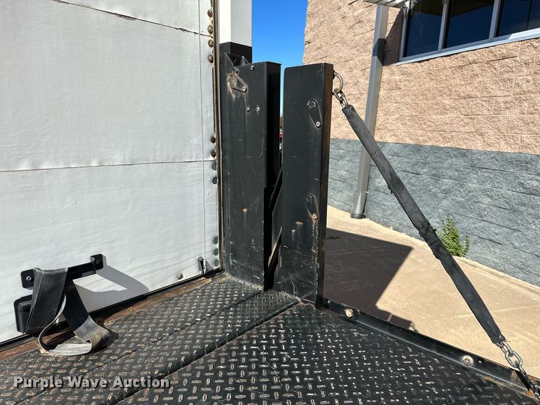 image for item NQ9541 2014 Ford F350 Super Duty  box truck