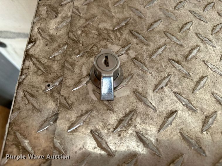 image for item NQ9541 2014 Ford F350 Super Duty  box truck