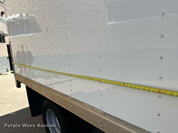 image for item NQ9541 2014 Ford F350 Super Duty  box truck