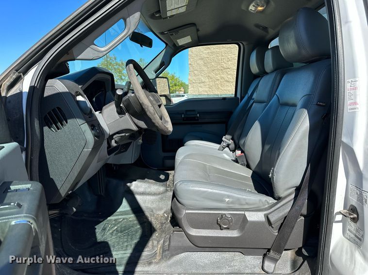 image for item NQ9541 2014 Ford F350 Super Duty  box truck