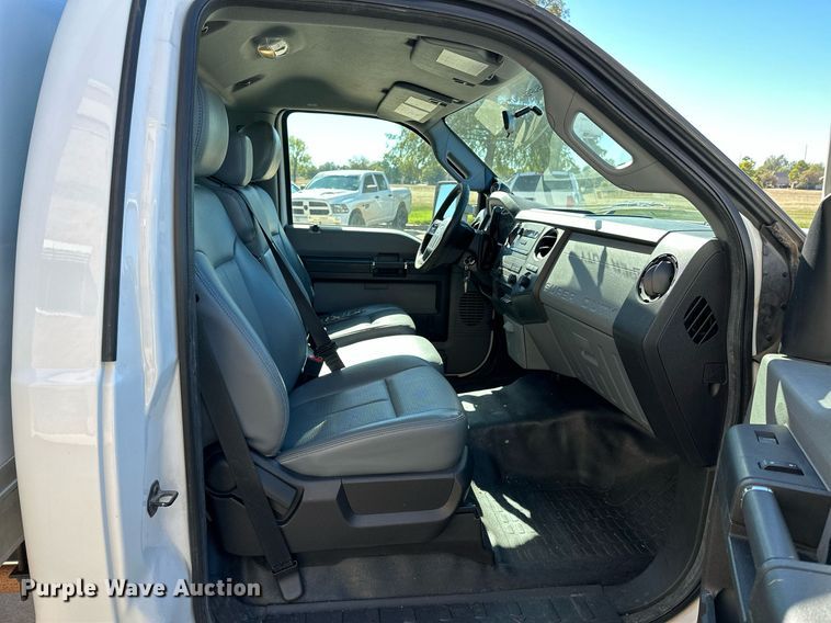 image for item NQ9541 2014 Ford F350 Super Duty  box truck