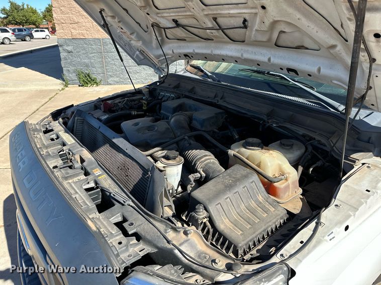 image for item NQ9541 2014 Ford F350 Super Duty  box truck