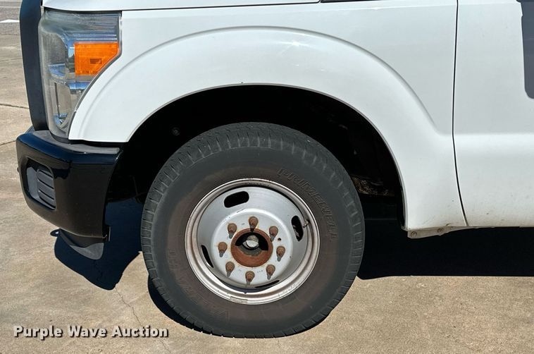 image for item NQ9541 2014 Ford F350 Super Duty  box truck