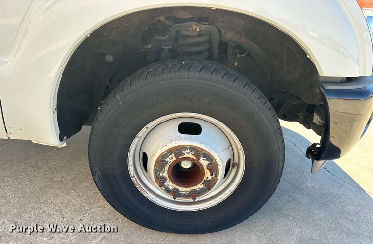 image for item NQ9541 2014 Ford F350 Super Duty  box truck