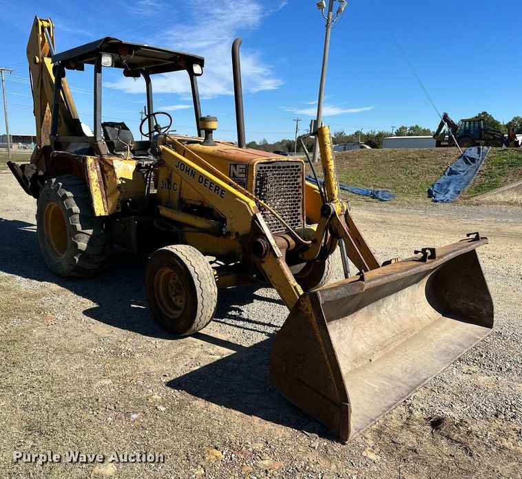 image for item NQ9544 1988 John Deere 310C  backhoe